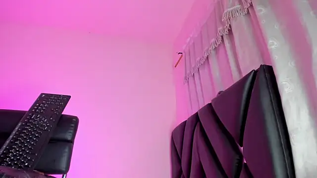 Snapshot of stephany_doll_ chatting on 05/14/26, 09:43 stephany doll online show from 05/14/26, 09:43