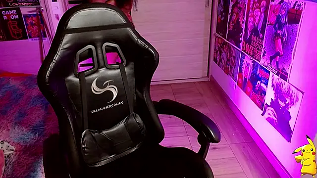 Snapshot of Emmachan19 chatting on 09/24/25, 07:23 Emmachan19 online show from 09/24/25, 07:23