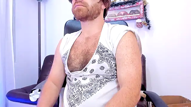 Snapshot of michacosio chatting on 12/22/25, 05:48 michacosio online show from 12/22/25, 05:48