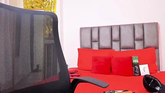 Snapshot of michacosio chatting on 02/05/26, 04:50 michacosio online show from 02/05/26, 04:50