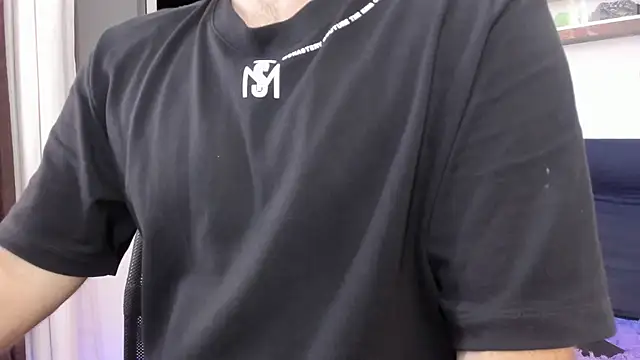 Snapshot of michacosio chatting on 04/06/26, 02:20 michacosio online show from 04/06/26, 02:20