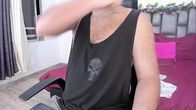 Snapshot of michacosio chatting on 04/09/26, 05:07 michacosio online show from 04/09/26, 05:07