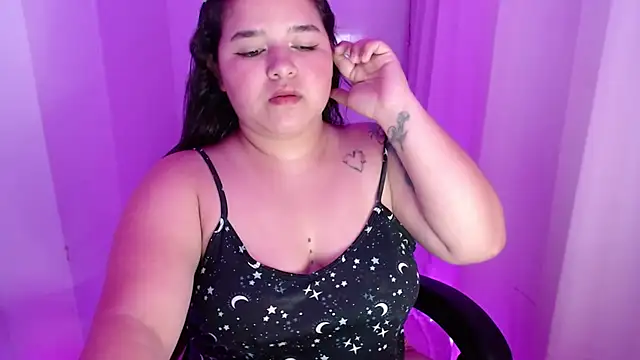 Snapshot of AngelitaWild_ chatting on 09/23/25, 03:42 AngelitaWild online show from 09/23/25, 03:42