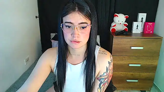 Isa Maiden1 online show from 09/17/25, 02:19