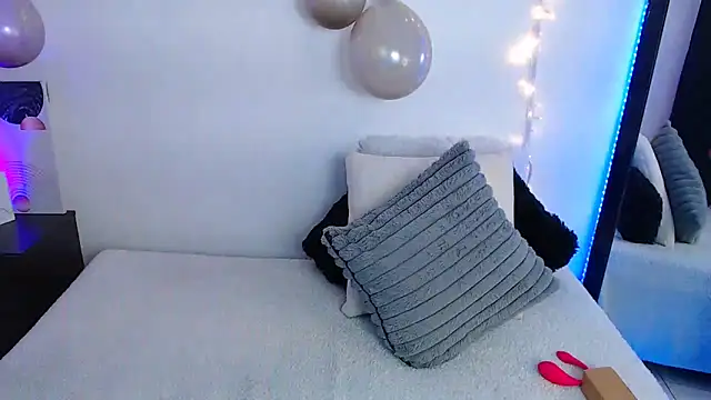 Snapshot of Isa_Maiden1 chatting on 03/13/26, 04:24 Isa Maiden1 online show from 03/13/26, 04:24