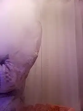 Snapshot of cammyquart chatting on 12/04/24, 07:39 cammyquart online show from 12/04/24, 07:39