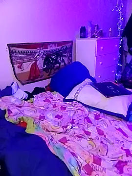 Snapshot of cammyquart chatting on 12/24/24, 07:06 cammyquart online show from 12/24/24, 07:06