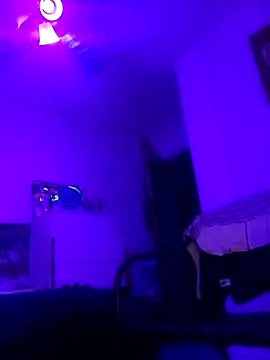 Snapshot of cammyquart chatting on 12/28/24, 06:39 cammyquart online show from 12/28/24, 06:39