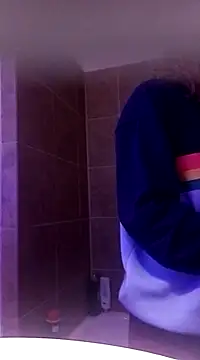 Snapshot of cammyquart chatting on 01/04/25, 03:18 cammyquart online show from 01/04/25, 03:18