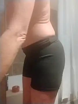 Snapshot of cammyquart chatting on 03/23/25, 04:16 cammyquart online show from 03/23/25, 04:16