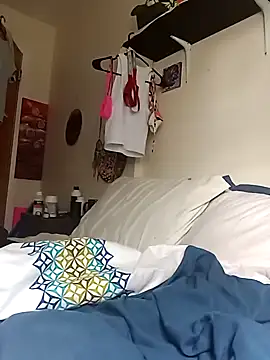 Snapshot of cammyquart chatting on 10/26/25, 05:41 cammyquart online show from 10/26/25, 05:41