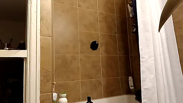 Snapshot of cammyquart chatting on 11/25/25, 02:11 cammyquart online show from 11/25/25, 02:11