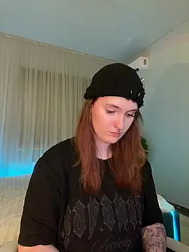  Chlo  e online show from 02/03/25, 02:14