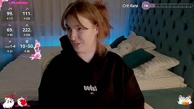  Chlo  e online show from 02/07/25, 09:37