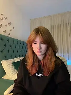  Chlo  e online show from 02/12/25, 09:43