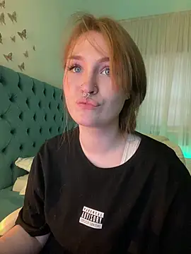  Chlo  e online show from 03/01/25, 05:42