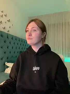  Chlo  e online show from 03/03/25, 04:25