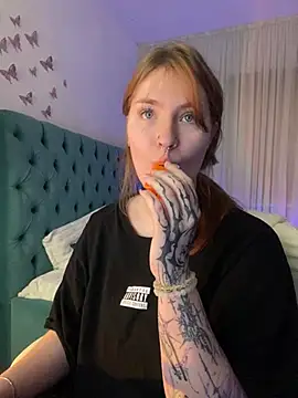  Chlo  e online show from 03/13/25, 11:27