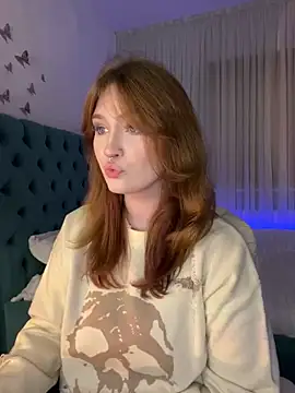  Chlo  e online show from 03/20/25, 09:56