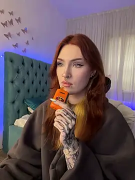  Chlo  e online show from 10/17/25, 11:13