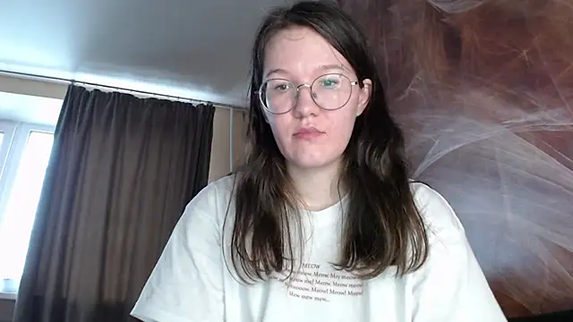 Snapshot of MiriamOr chatting on 01/17/25, 10:11 MiriamOr online show from 01/17/25, 10:11