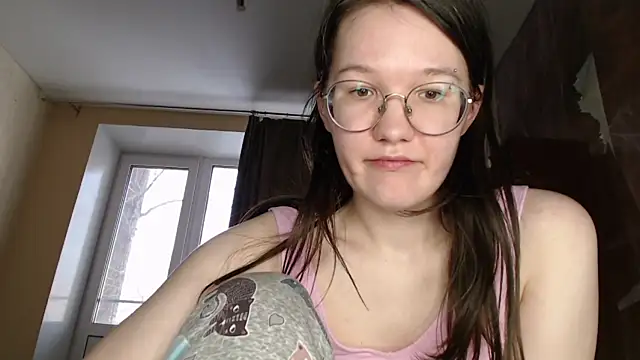 Snapshot of MiriamOr chatting on 02/14/25, 10:28 MiriamOr online show from 02/14/25, 10:28