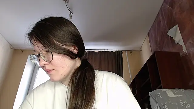 Snapshot of MiriamOr chatting on 02/22/25, 07:01 MiriamOr online show from 02/22/25, 07:01