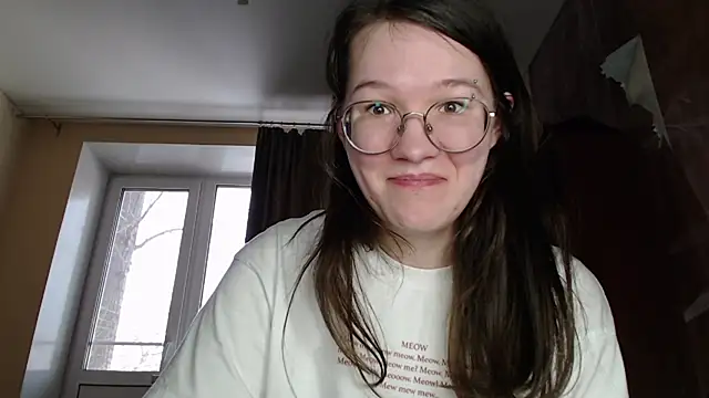 Snapshot of MiriamOr chatting on 02/22/25, 10:18 MiriamOr online show from 02/22/25, 10:18