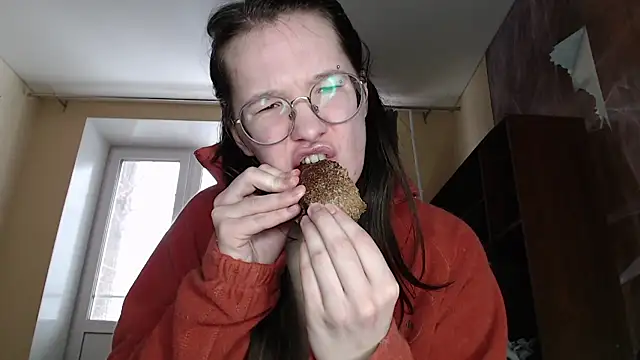 Snapshot of MiriamOr chatting on 02/26/25, 10:26 MiriamOr online show from 02/26/25, 10:26