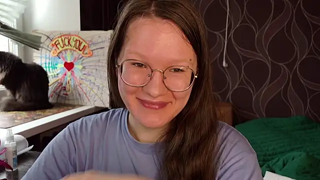 Snapshot of MiriamOr chatting on 10/10/25, 08:02 MiriamOr online show from 10/10/25, 08:02