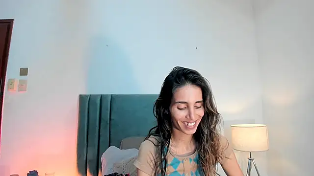 Snapshot of Nina_Cavaali chatting on 12/22/24, 02:27 Nina Cavaali online show from 12/22/24, 02:27