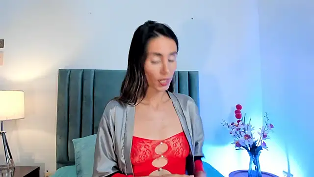 Snapshot of Nina_Cavaali chatting on 12/26/24, 09:26 Nina Cavaali online show from 12/26/24, 09:26