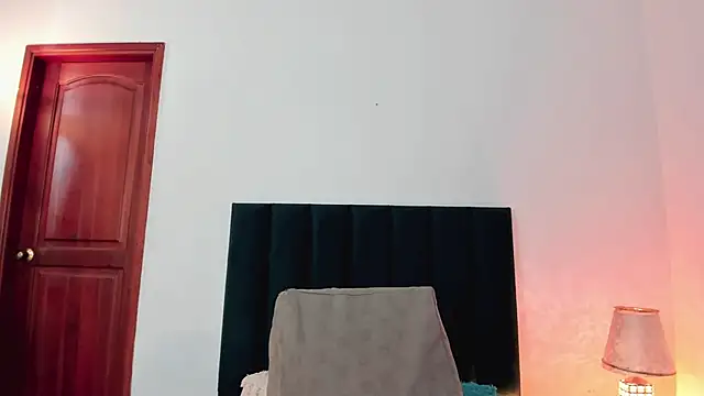 Snapshot of Nina_Cavaali chatting on 01/10/25, 06:06 Nina Cavaali online show from 01/10/25, 06:06