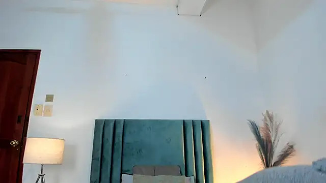 Snapshot of Nina_Cavaali chatting on 02/07/25, 06:02 Nina Cavaali online show from 02/07/25, 06:02