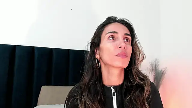 Snapshot of Nina_Cavaali chatting on 02/09/25, 02:18 Nina Cavaali online show from 02/09/25, 02:18