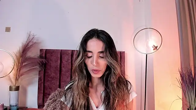 Snapshot of Nina_Cavaali chatting on 02/17/25, 06:04 Nina Cavaali online show from 02/17/25, 06:04