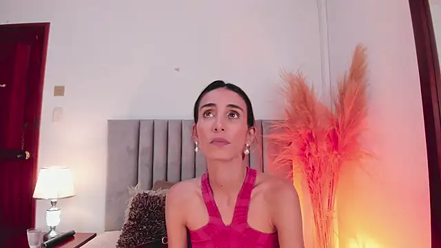 Snapshot of Nina_Cavaali chatting on 02/18/25, 06:26 Nina Cavaali online show from 02/18/25, 06:26