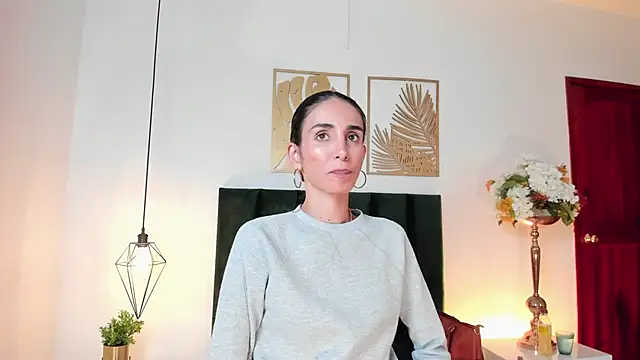Snapshot of Nina_Cavaali chatting on 03/03/25, 06:12 Nina Cavaali online show from 03/03/25, 06:12