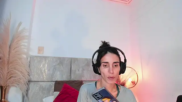 Snapshot of Nina_Cavaali chatting on 10/02/25, 06:26 Nina Cavaali online show from 10/02/25, 06:26