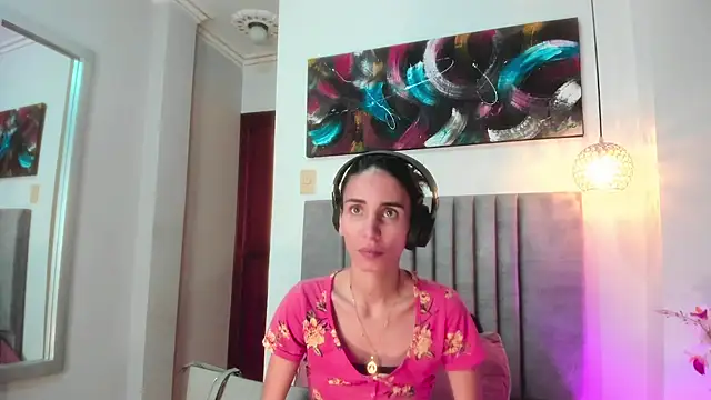 Snapshot of Nina_Cavaali chatting on 10/05/25, 02:26 Nina Cavaali online show from 10/05/25, 02:26