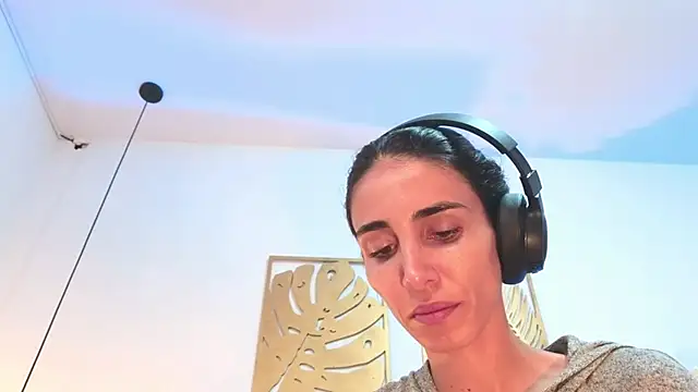 Snapshot of Nina_Cavaali chatting on 10/08/25, 06:16 Nina Cavaali online show from 10/08/25, 06:16
