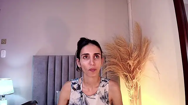 Snapshot of Nina_Cavaali chatting on 10/18/25, 05:57 Nina Cavaali online show from 10/18/25, 05:57