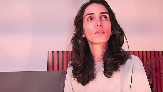 Nina Cavaali online show from 10/30/25, 06:19