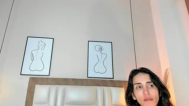 Nina Cavaali online show from 11/23/25, 02:39