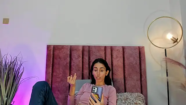 Nina Cavaali online show from 12/14/25, 03:39