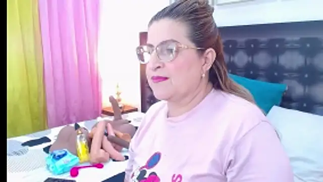 Snapshot of sandra_20 chatting on 05/30/26, 11:07 sandra 20 online show from 05/30/26, 11:07