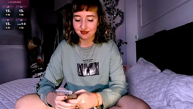 Snapshot of Cosmo_Riri chatting on 01/11/25, 07:28 Cosmo Riri online show from 01/11/25, 07:28