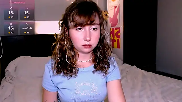 Snapshot of Cosmo_Riri chatting on 10/17/25, 12:30 Cosmo Riri online show from 10/17/25, 12:30