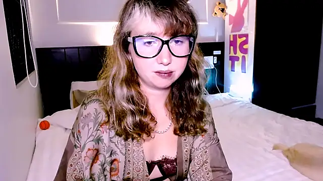 Snapshot of Cosmo_Riri chatting on 10/26/25, 01:50 Cosmo Riri online show from 10/26/25, 01:50