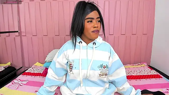 Snapshot of Briana_Wells_ chatting on 12/24/24, 01:39 Briana Wells  online show from 12/24/24, 01:39